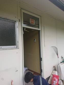 カワバタトーヨー住器の福山市熊野町K様邸　勝手口ドア取替え工事の施工前の写真3