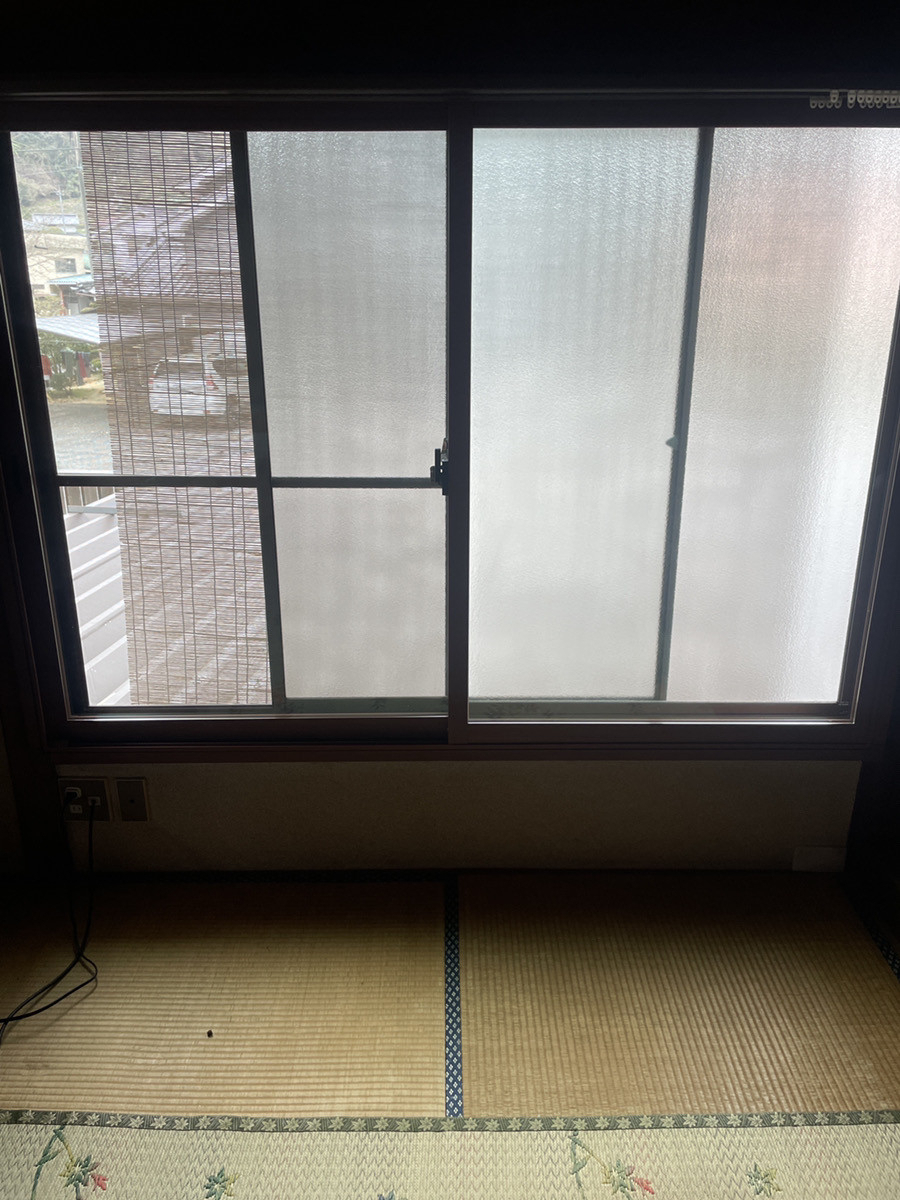 カワバタトーヨー住器の福山市加茂町S様邸 内窓取付け工事の施工前の写真1