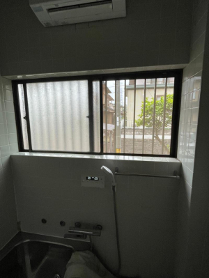 カワバタトーヨー住器の福山市幕山台A様邸　浴室内窓工事の施工前の写真1