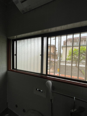カワバタトーヨー住器の福山市幕山台A様邸　浴室内窓工事の施工前の写真2
