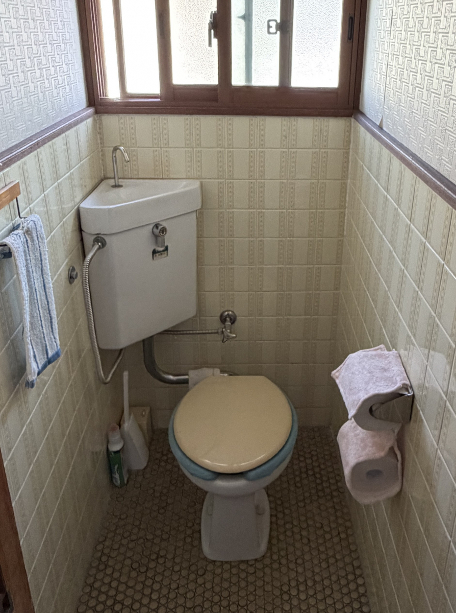 カワバタトーヨー住器のトイレのリフォームの施工前の写真1