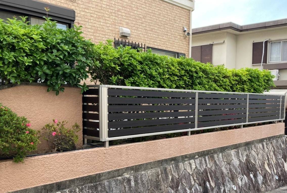 トータスエステートのフェンス工事　防犯対策　お家を守るおしゃれな外構　広島市　安佐北区の施工後の写真1