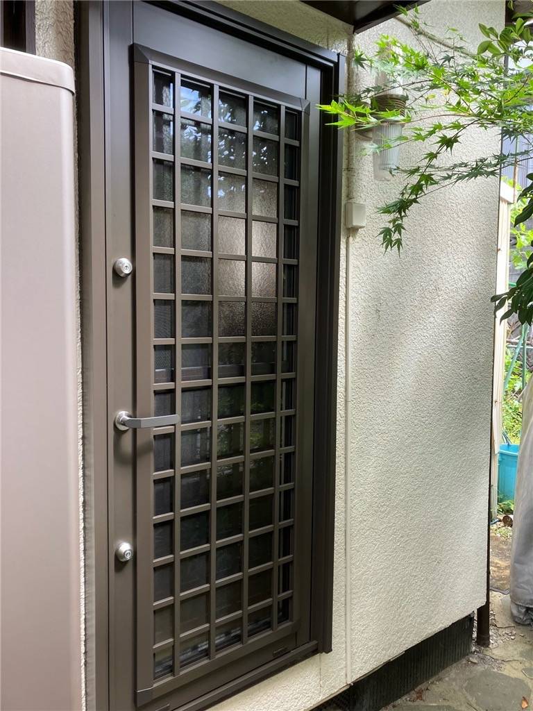 トータスエステートの玄関引戸・勝手口のリフォーム工事👷💨💨💨の施工後の写真2
