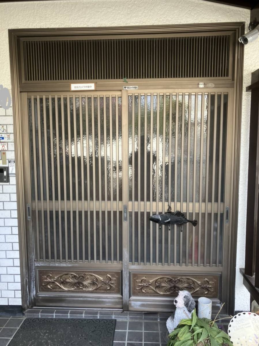 トータスエステートの玄関引戸・勝手口のリフォーム工事👷💨💨💨の施工前の写真1