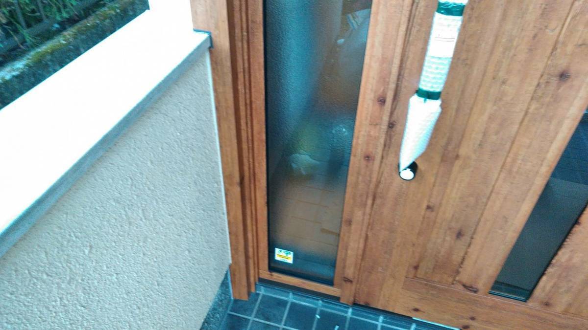 トータスエステートの広島市安佐北区　玄関ドア取替　リシェント玄関ドア３　防犯性アップの施工後の写真3