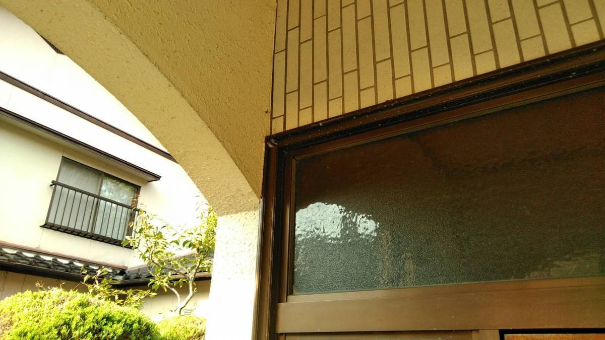 トータスエステートの広島市安佐北区　玄関ドア取替　リシェント玄関ドア３　防犯性アップの施工前の写真2