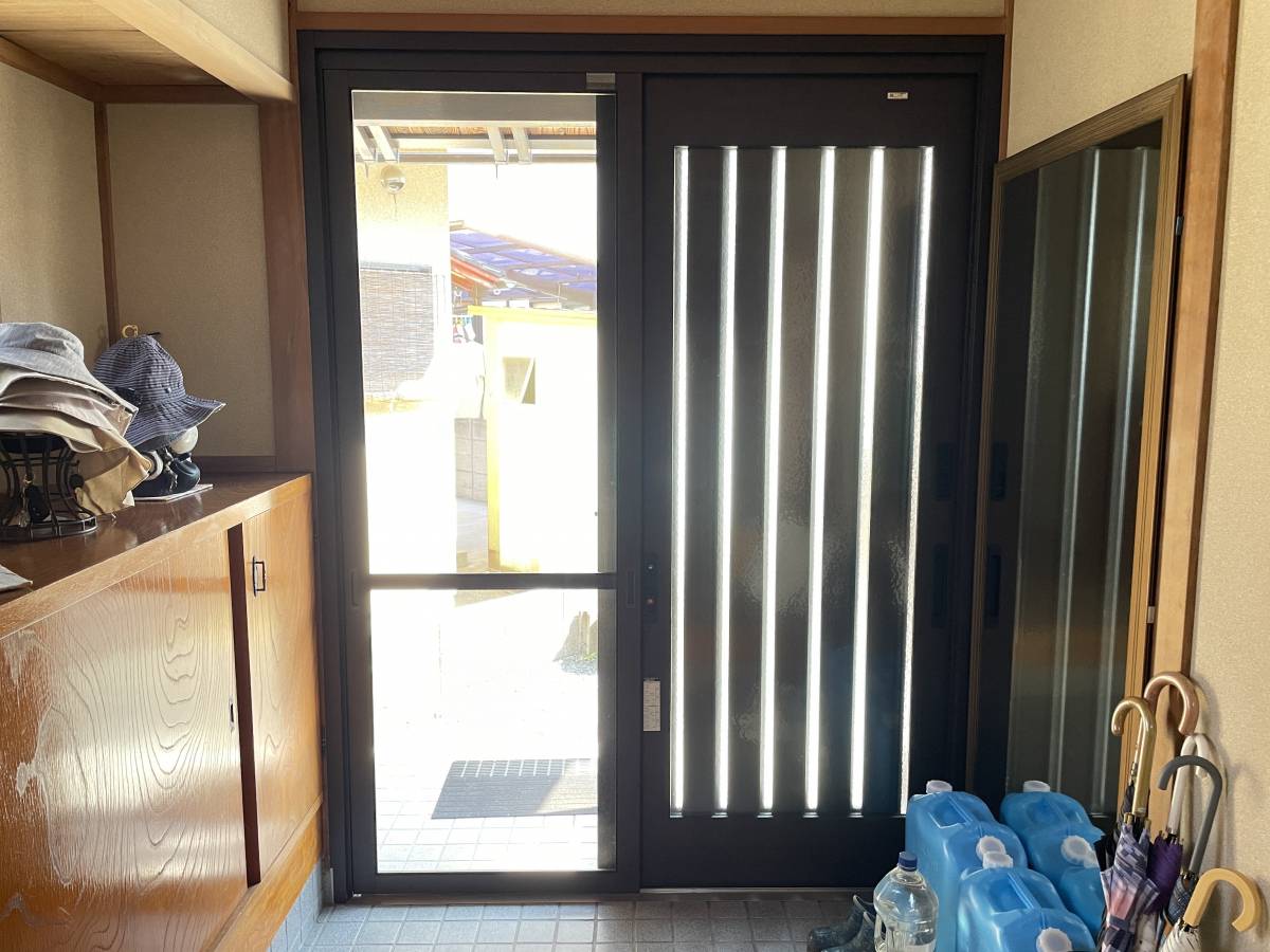 トータスエステートの玄関引戸・窓の取替 ～第１弾：玄関引戸編～の施工後の写真2