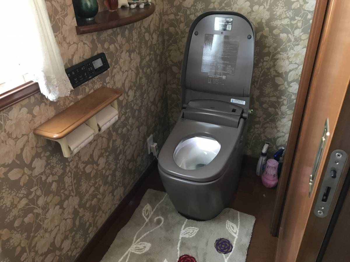 トータスエステートのリフォーム　トイレ　水漏れ　サティスGタイプリトイレ　ノーブルトープ色の施工後の写真2