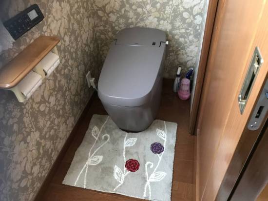 トータスエステートのリフォーム　トイレ　水漏れ　サティスGタイプリトイレ　ノーブルトープ色施工事例写真1