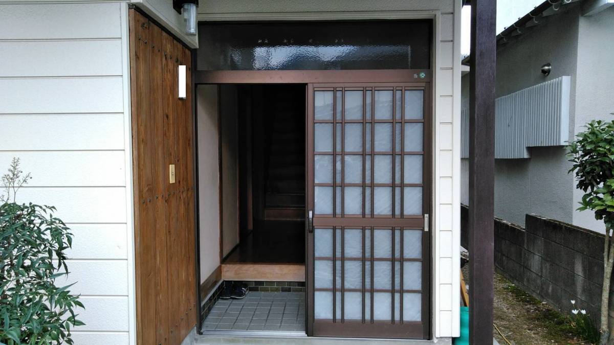 トータスエステートの広島市安佐北区　リシェント玄関引戸２の施工前の写真1