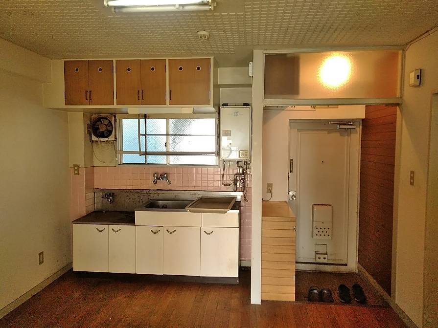 トータスエステートの広島市　賃貸住宅のリフォーム　キッチン工事　セクショナルキッチン　GKシリーズの施工前の写真1