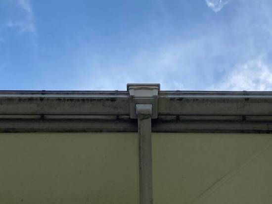 トータスエステートの雨樋の修理！広島市　安佐北区　リフォーム　軽量鉄骨の家施工事例写真1