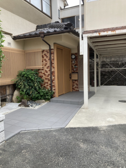 トータスエステートの門まわりが変わると暮らしが変わる!フェンス撤去&タイル張りで開放感ある外構へ【広島市安佐北区】施工事例写真1