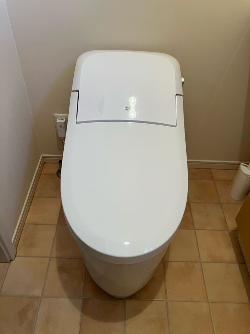 トータスエステート 本店のLIXIL『プレアスLS』で大満足!自宅の2階も替えたくなるトイレリフォーム【広島市安佐北区】の施工後の写真1