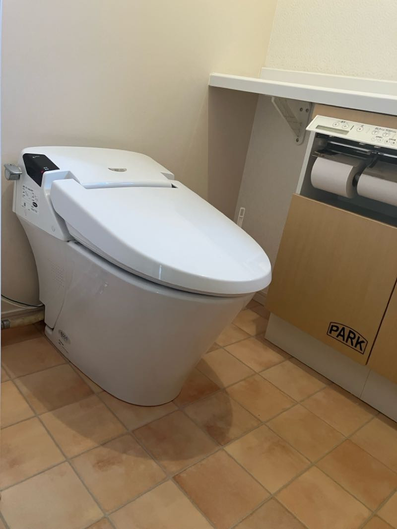 トータスエステート 本店のLIXIL『プレアスLS』で大満足!自宅の2階も替えたくなるトイレリフォーム【広島市安佐北区】の施工前の写真3