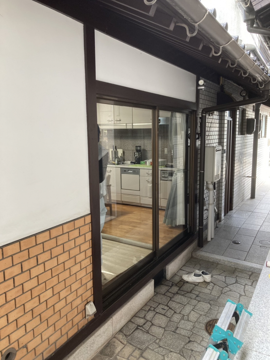トータスエステート 本店の～補助金活用～重たい窓をスムーズに動くようにしたい！【広島市安佐北区】の施工前の写真2