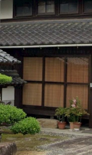 トータスエステート 本店の縁側のカーテンを使いやすく快適に。オーダーレースとレール交換で上質なくつろぎ空間に【広島市安佐北区】の施工前の写真1