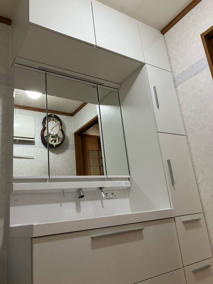 トータスエステート 本店の収納すっきり＆お手入れラクに！ 洗面化粧台『クレヴィ』で快適リフォーム【広島市】の施工後の写真1