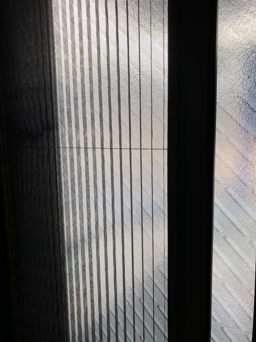 トータスエステート 本店の【広島市安佐北区】破れた勝手口網戸を短時間で交換｜しまえるんですαの施工後の写真2