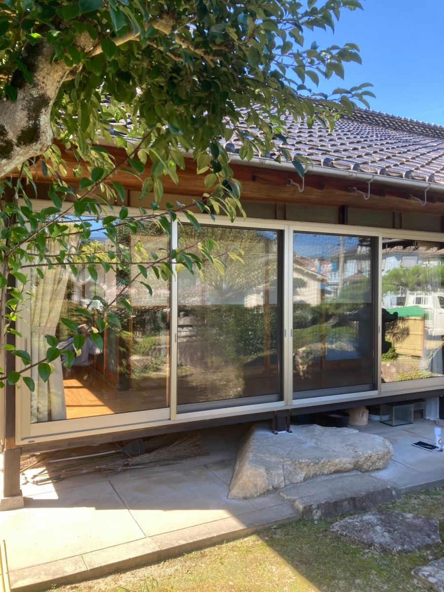 トータスエステート 本店の【広島市安佐北区】広縁の木製建具をアルミサッシへ交換！台風対策と開閉性を改善の施工後の写真3