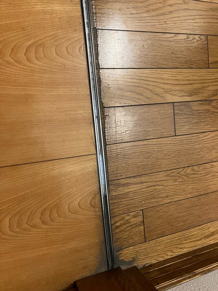 トータスエステート 本店の【広島市安佐北区】重たい室内引戸を軽く快適に！木製建具交換の施工前の写真2