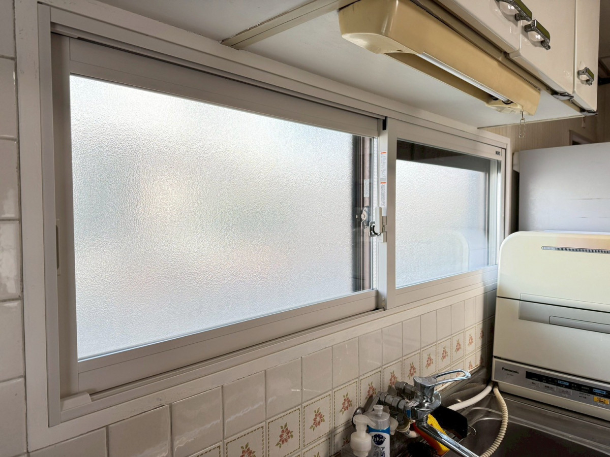 トータスエステート 本店の【広島市安佐北区】窓リフォーム｜結露・暑さ・チェロの防音対策を補助金で賢く解決！～キッチン編～の施工後の写真2