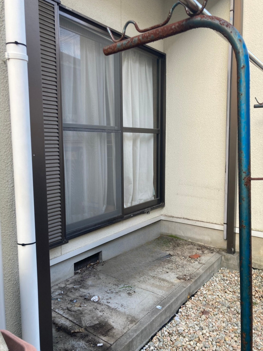 トータスエステート 本店の【広島市安佐北区】洗濯物・布団干しをラクに！日差しも防ぐサンルーム施工事例の施工前の写真1