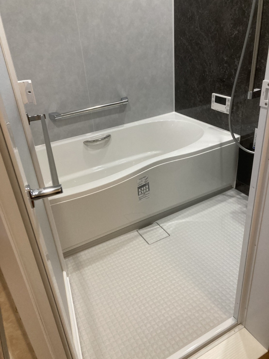トータスエステート 本店の【広島市安佐北区】最新の浴室にリフォーム。築25年のおうち改善事例～浴室編～の施工後の写真1