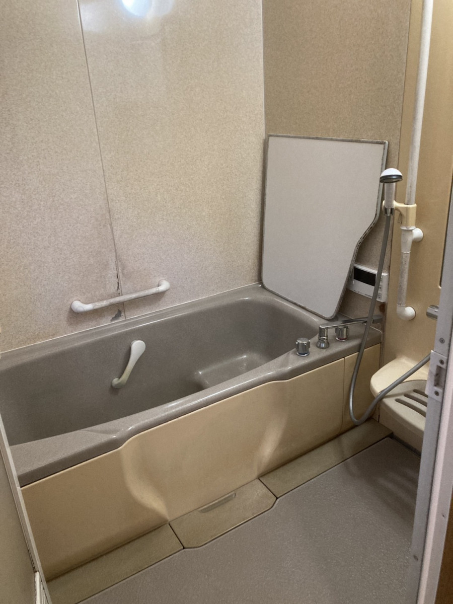トータスエステート 本店の【広島市安佐北区】最新の浴室にリフォーム。築25年のおうち改善事例～浴室編～の施工前の写真1