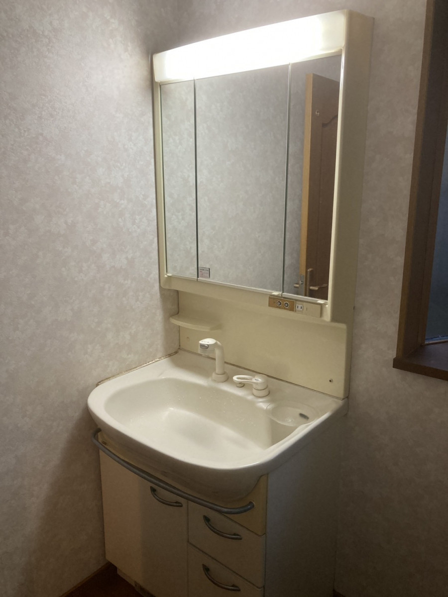 トータスエステート 本店の【広島市安佐北区】最新の浴室にリフォーム。築25年のおうち改善事例～浴室編～の施工前の写真2