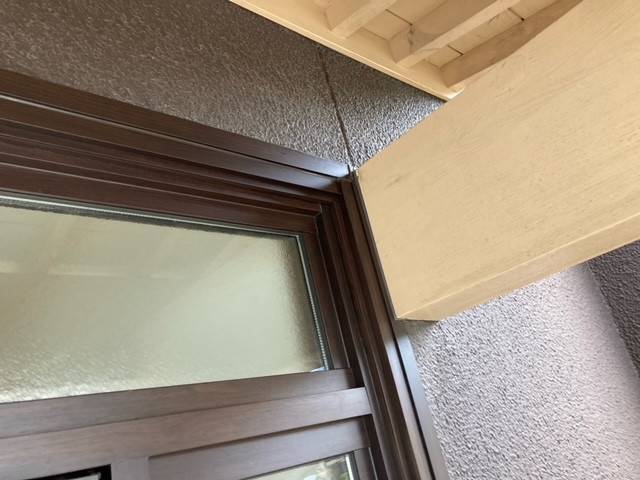 トータスエステートの玄関リフォーム　引戸からドアへの交換も1日で完了の施工後の写真3