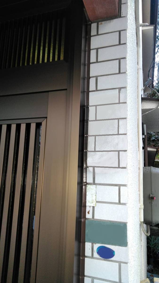 トータスエステートの玄関引戸　リフォーム工事　カバー工法　リシェント　SG仕様　S51型　ブロンズ艶消しの施工後の写真3