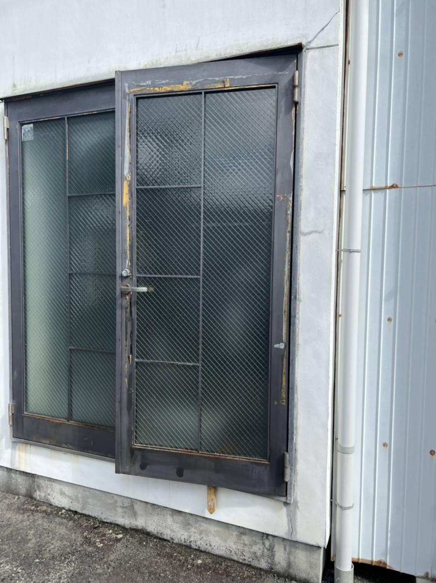 中嶋トーヨー住器の網入りガラス　張替えの施工後の写真1