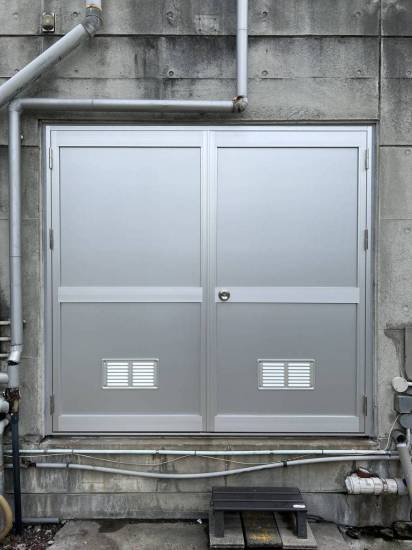 中嶋トーヨー住器のフロンテック丁番ドア　両開き　取替施工施工事例写真1