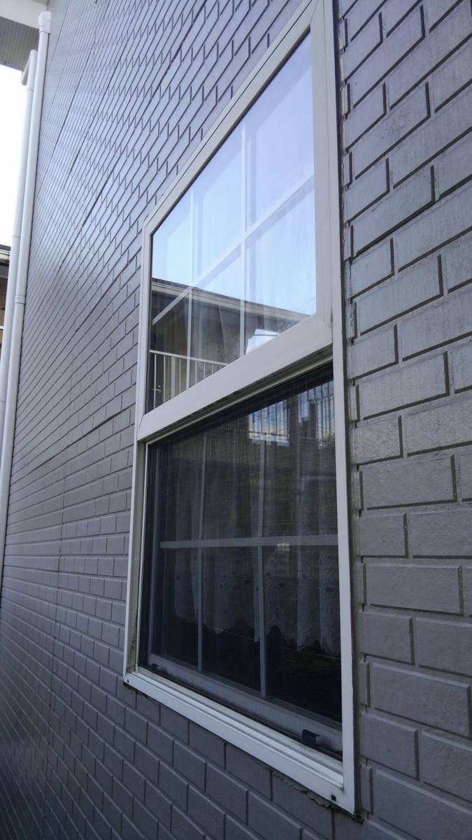 中嶋トーヨー住器の樹脂窓からアルミ樹脂複合窓への施工前の写真1
