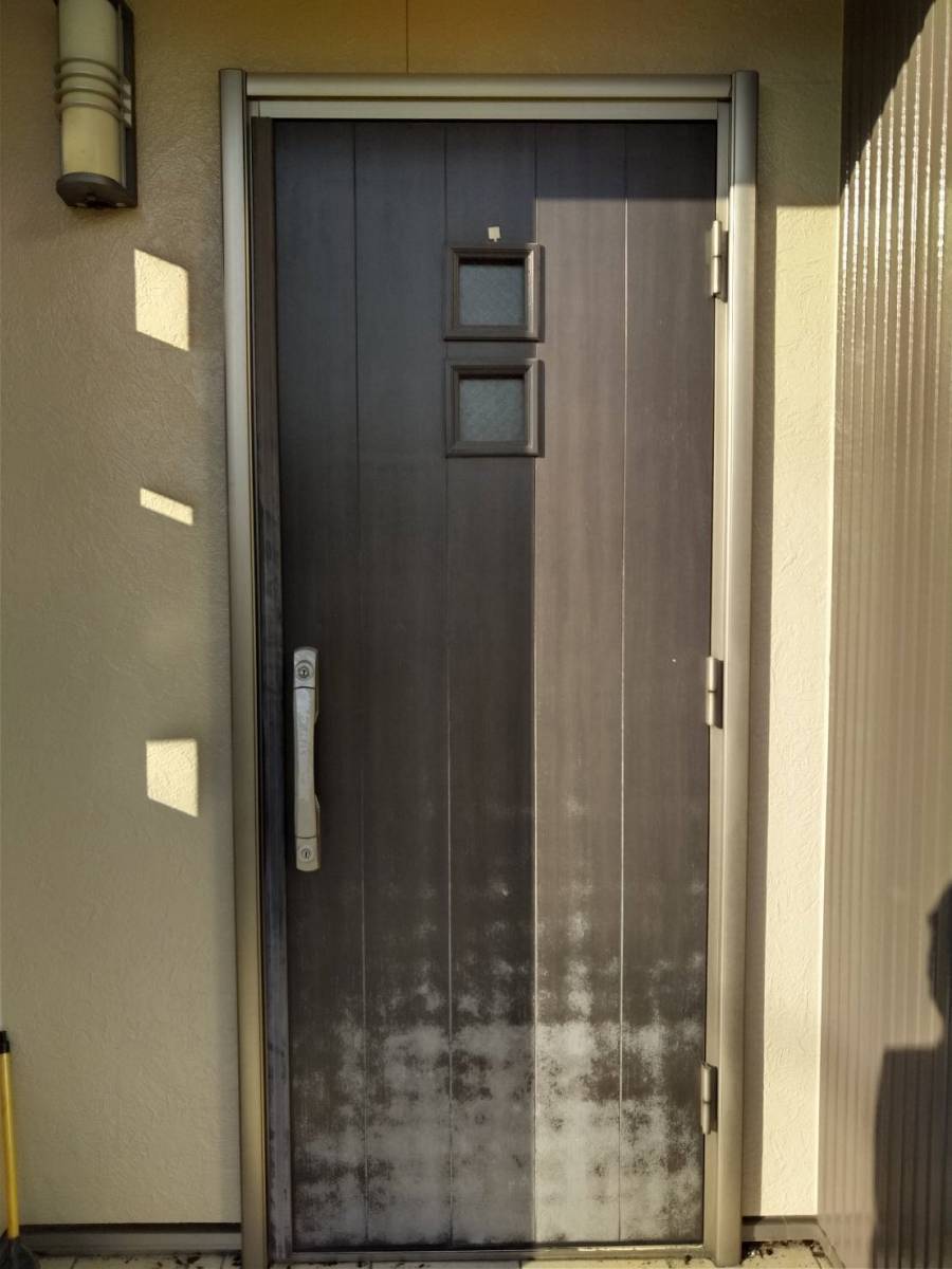 中嶋トーヨー住器の【1day施工】LIXIL リシェント玄関ドアの施工前の写真1