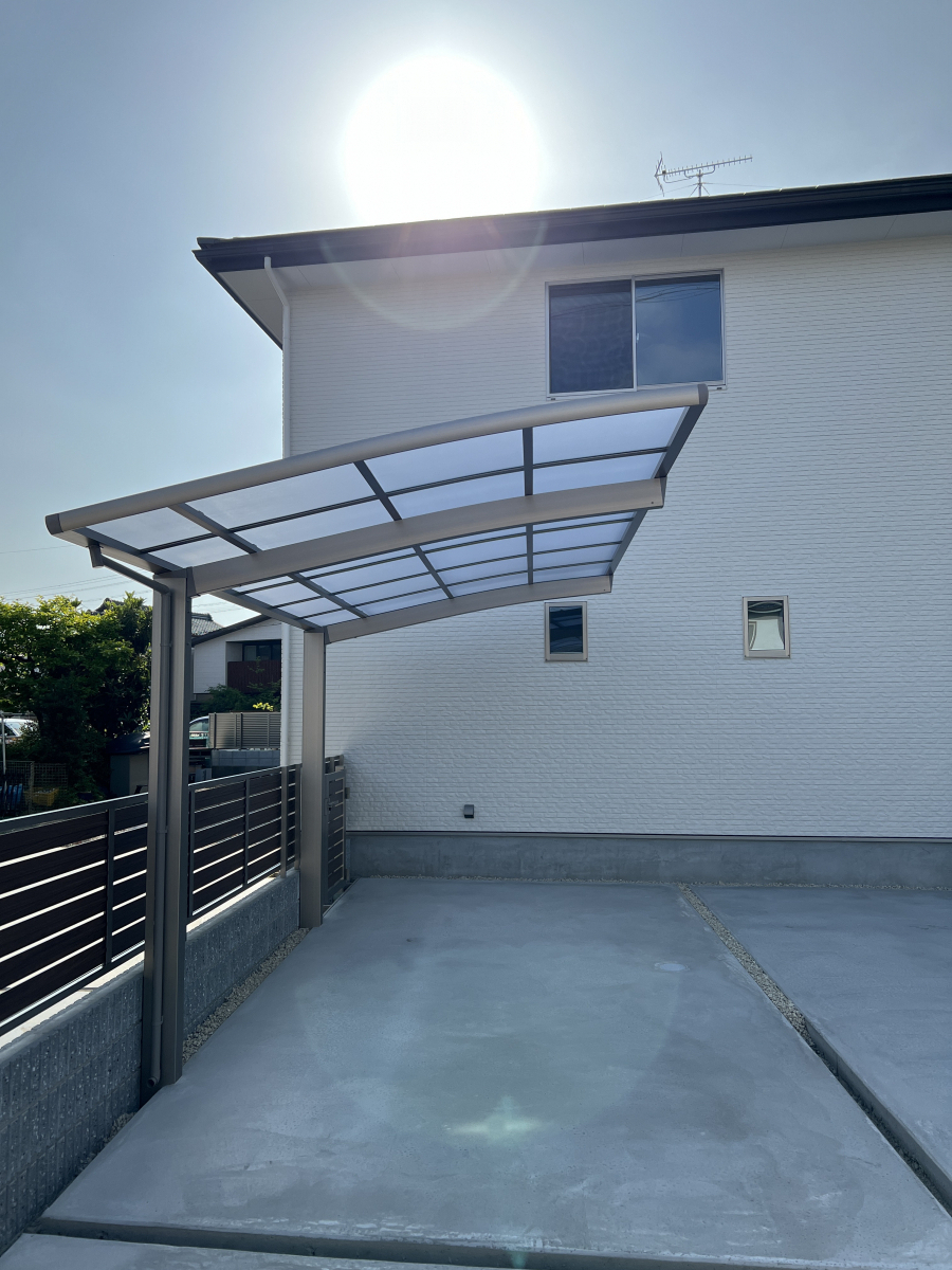 中嶋トーヨー住器の【エクステリア施工】ネスカR　カーポート1台用　取付施工の施工後の写真1