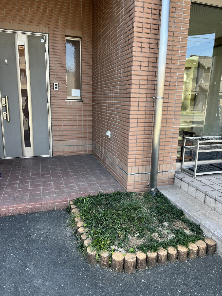 中嶋トーヨー住器の【エクステリア施工】宅配ボックスKN 取付工事の施工前の写真1