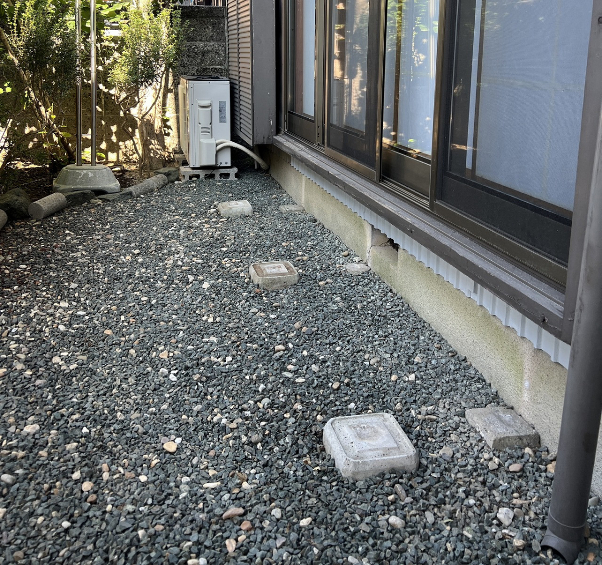 中嶋トーヨー住器の【エクステリア施工】濡縁　アルミデッキ　取替施工の施工前の写真2