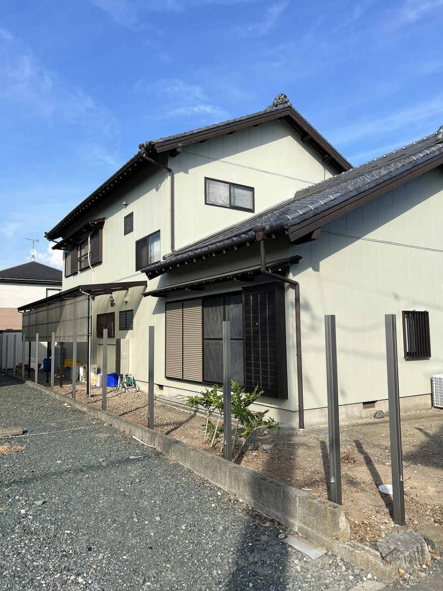 中嶋トーヨー住器の【エクステリア施工】多段フェンス 設置工事の施工前の写真3