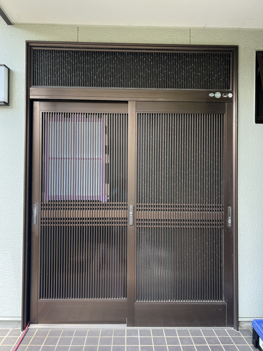 中嶋トーヨー住器の【玄関リフォーム】リシェント　玄関引戸(網戸付き)　取替施工の施工前の写真1
