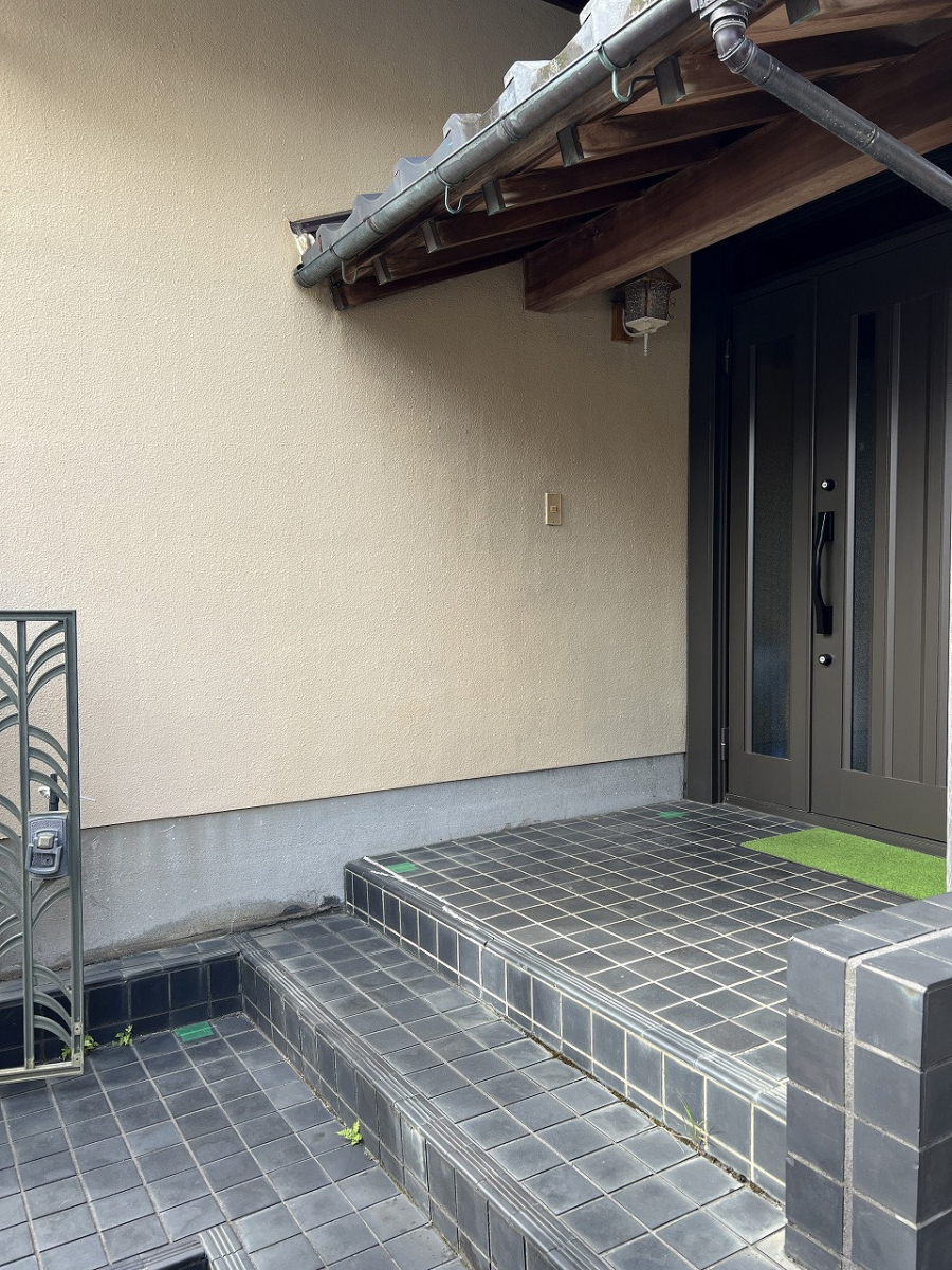 中嶋トーヨー住器の【転倒防止 / 安全対策】グリップライン　手すり　取付施工の施工前の写真1