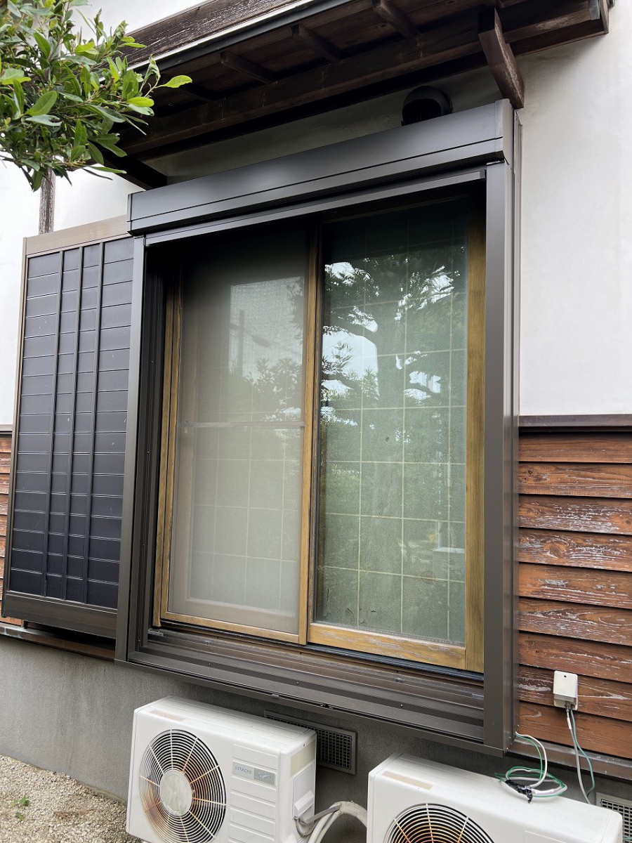 中嶋トーヨー住器の【断熱・防犯対策】電動後付けリフォームシャッター　取付施工の施工後の写真1