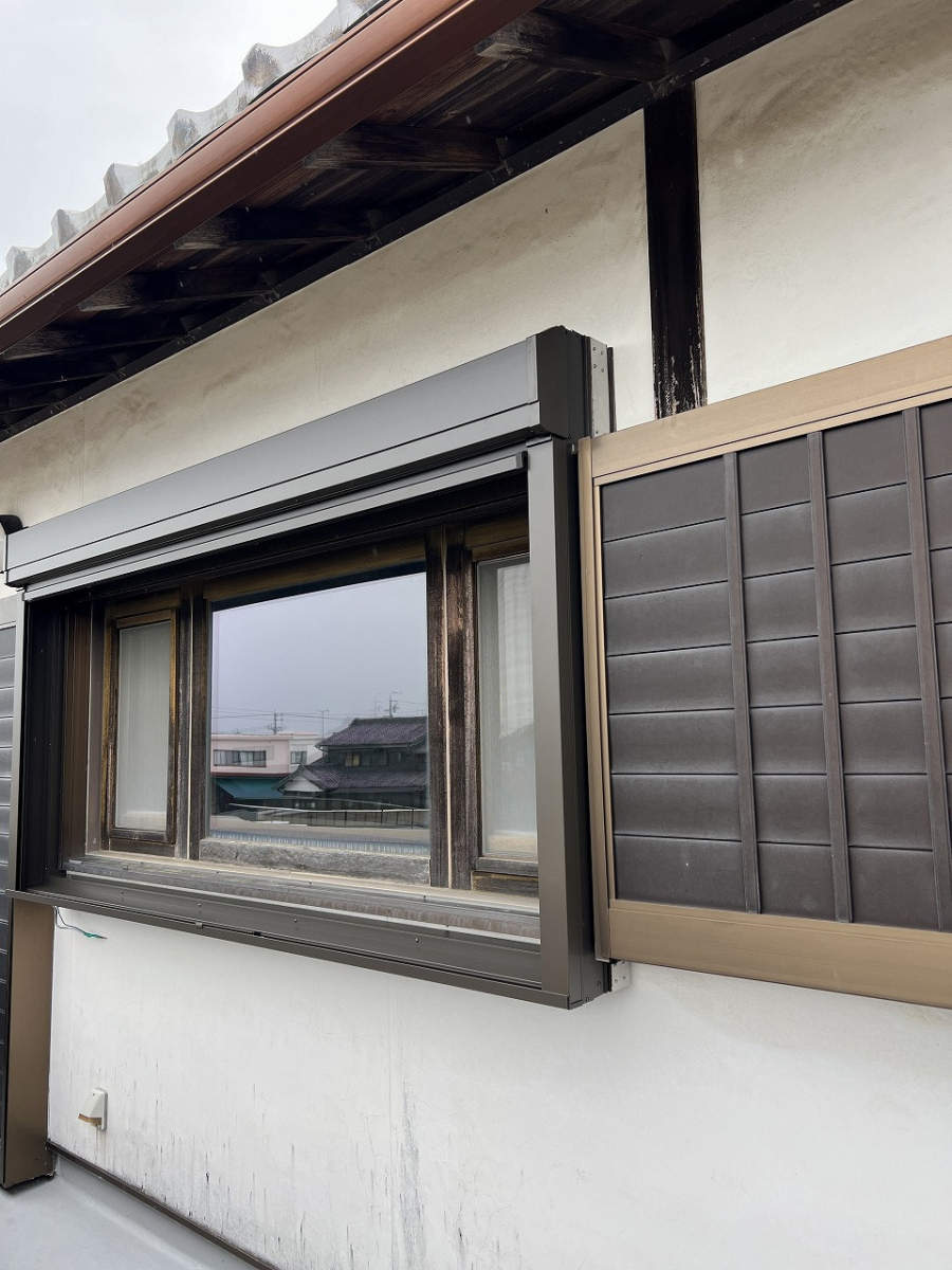 中嶋トーヨー住器の【断熱・防犯対策】電動後付けリフォームシャッター　取付施工の施工後の写真3