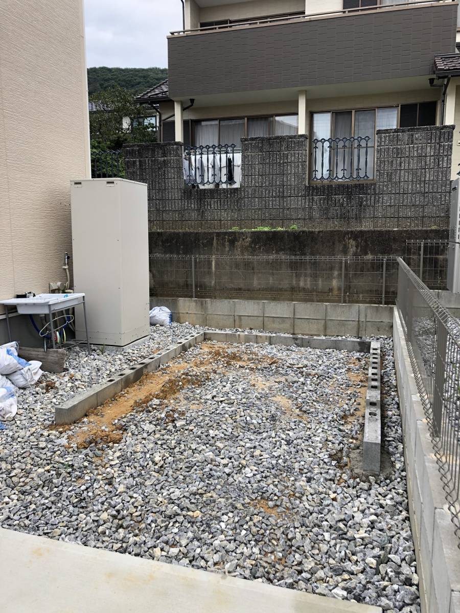 中嶋トーヨー住器の【エクステリア施工】イナバ物置　ドマール　取付施工の施工前の写真1