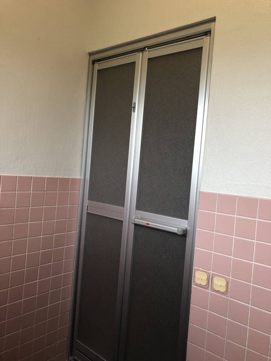 中嶋トーヨー住器のリフォーム浴室ドア　交換の施工後の写真2