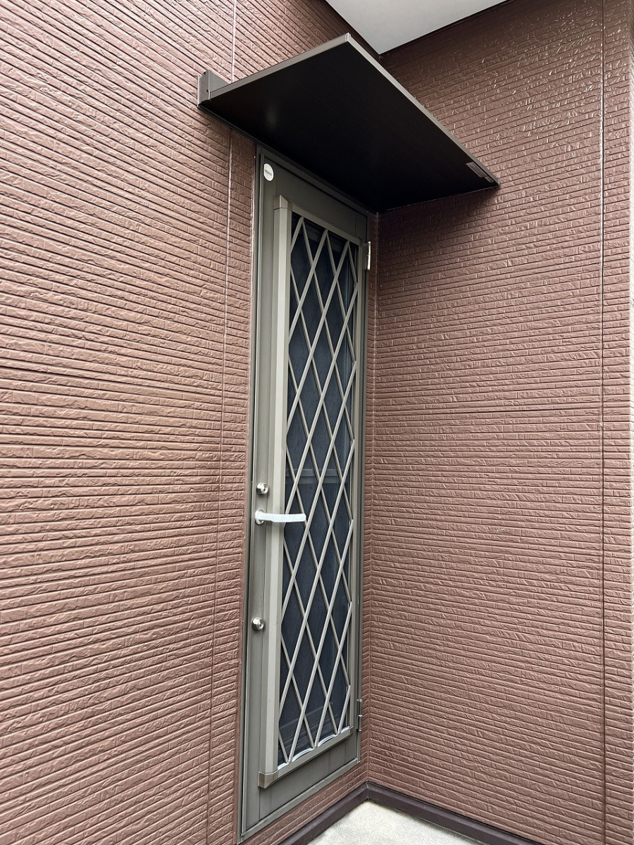 中嶋トーヨー住器の【雨避け対策】庇　設置の施工後の写真1