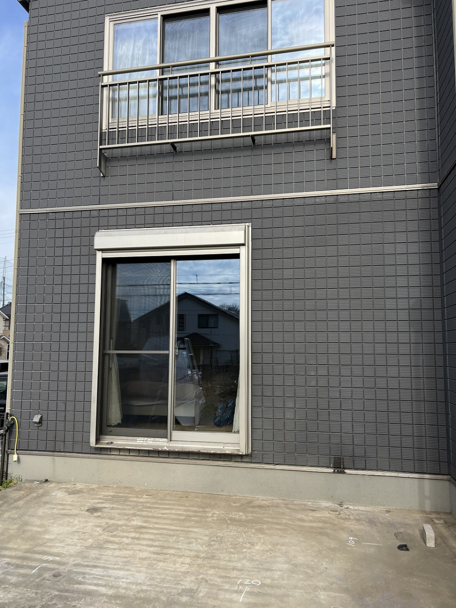 中嶋トーヨー住器の【エクステリア施工】サニージュF　テラス囲い　土間仕様　設置工事の施工前の写真1