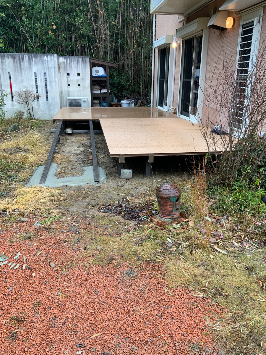 中嶋トーヨー住器の【エクステリア施工】4.5間連棟　デッキ　取付施工の施工前の写真2