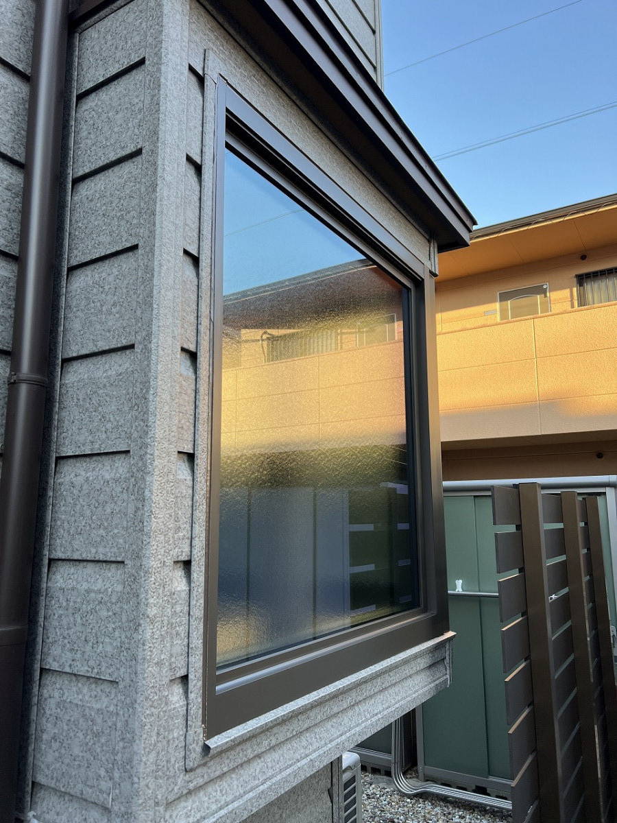 中嶋トーヨー住器の【窓断熱・窓リフォーム】リプラス　引違い窓・FIX窓　取替施工の施工後の写真2